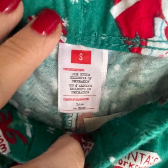 SANTAS WORKSHOP CHRISTMAS PAJAMAS - Picture 6 of 6